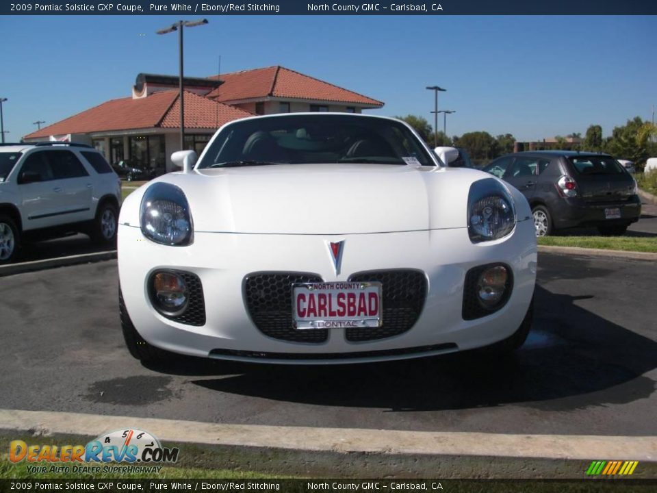 2009 Pontiac Solstice GXP Coupe Pure White / Ebony/Red Stitching Photo #8