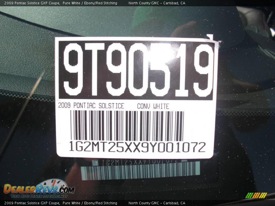 2009 Pontiac Solstice GXP Coupe Pure White / Ebony/Red Stitching Photo #10