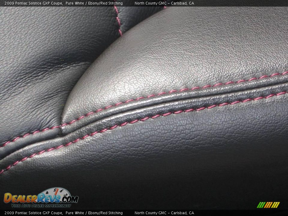 2009 Pontiac Solstice GXP Coupe Pure White / Ebony/Red Stitching Photo #19