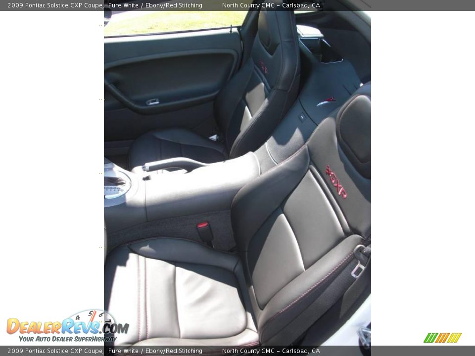 2009 Pontiac Solstice GXP Coupe Pure White / Ebony/Red Stitching Photo #20
