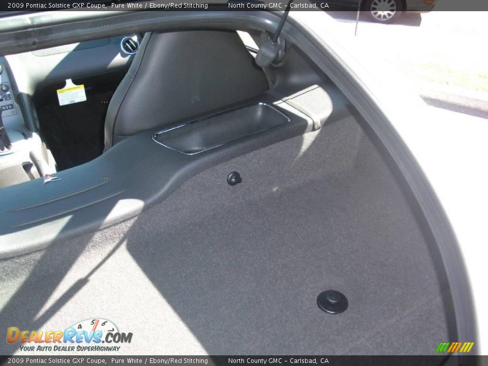 2009 Pontiac Solstice GXP Coupe Pure White / Ebony/Red Stitching Photo #25
