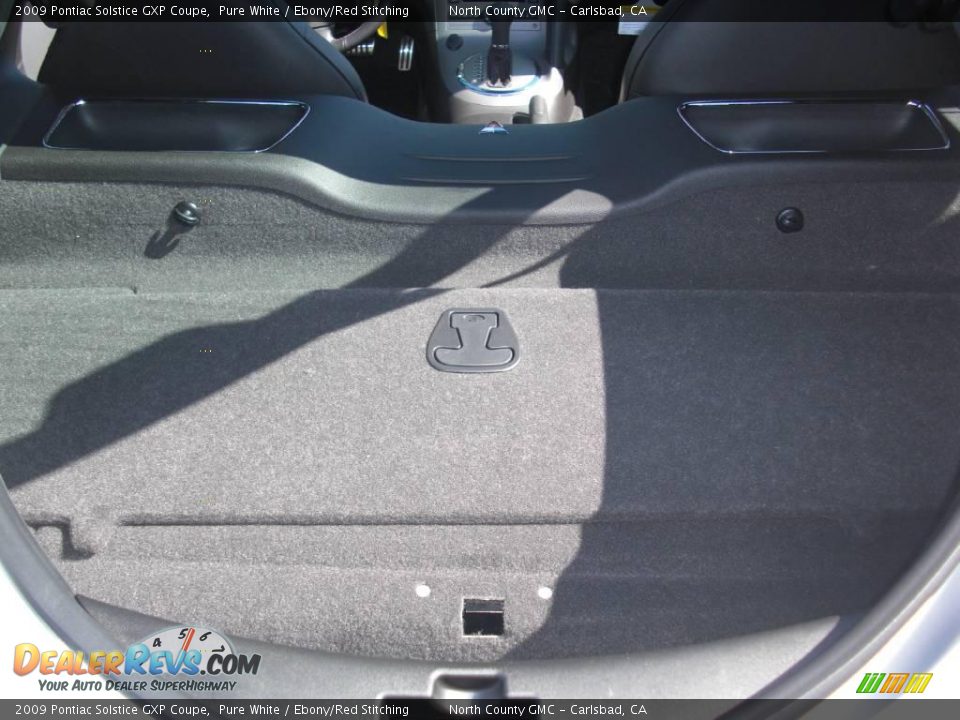 2009 Pontiac Solstice GXP Coupe Pure White / Ebony/Red Stitching Photo #28