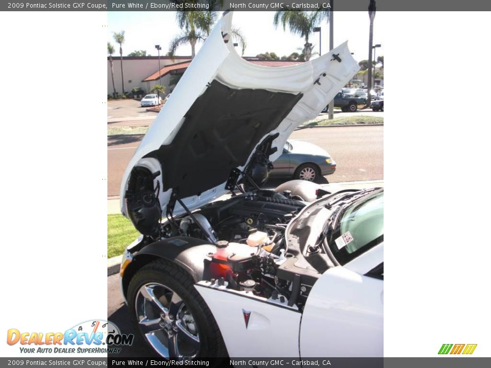 2009 Pontiac Solstice GXP Coupe Pure White / Ebony/Red Stitching Photo #35