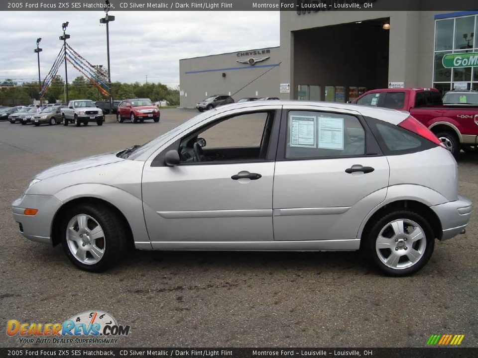 2005 Ford Focus ZX5 SES Hatchback CD Silver Metallic / Dark Flint/Light Flint Photo #2