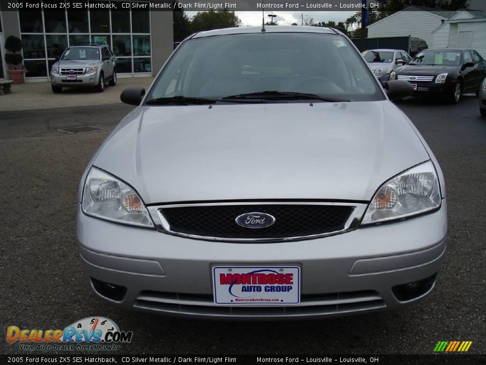 2005 Ford Focus ZX5 SES Hatchback CD Silver Metallic / Dark Flint/Light Flint Photo #8