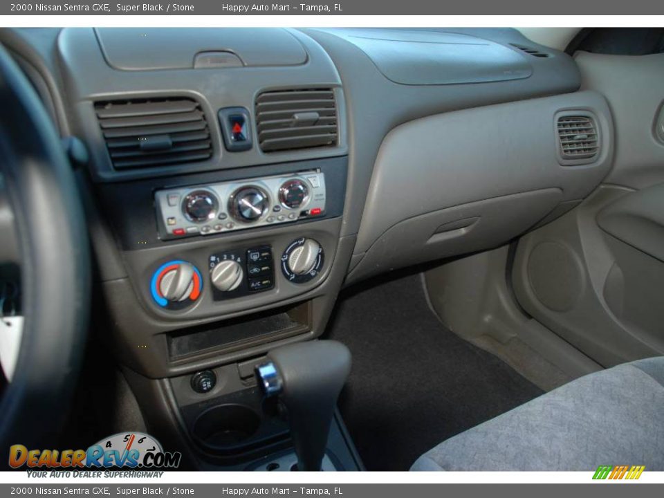 2000 Nissan Sentra GXE Super Black / Stone Photo #11