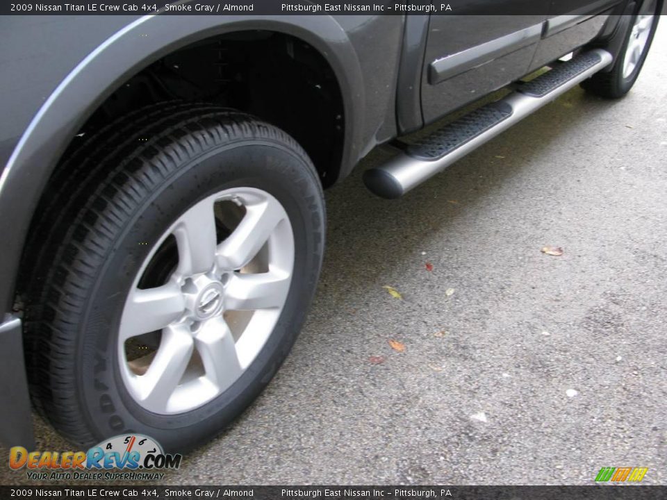 2009 Nissan Titan LE Crew Cab 4x4 Smoke Gray / Almond Photo #6