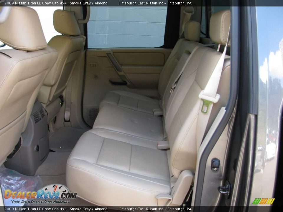 2009 Nissan Titan LE Crew Cab 4x4 Smoke Gray / Almond Photo #11