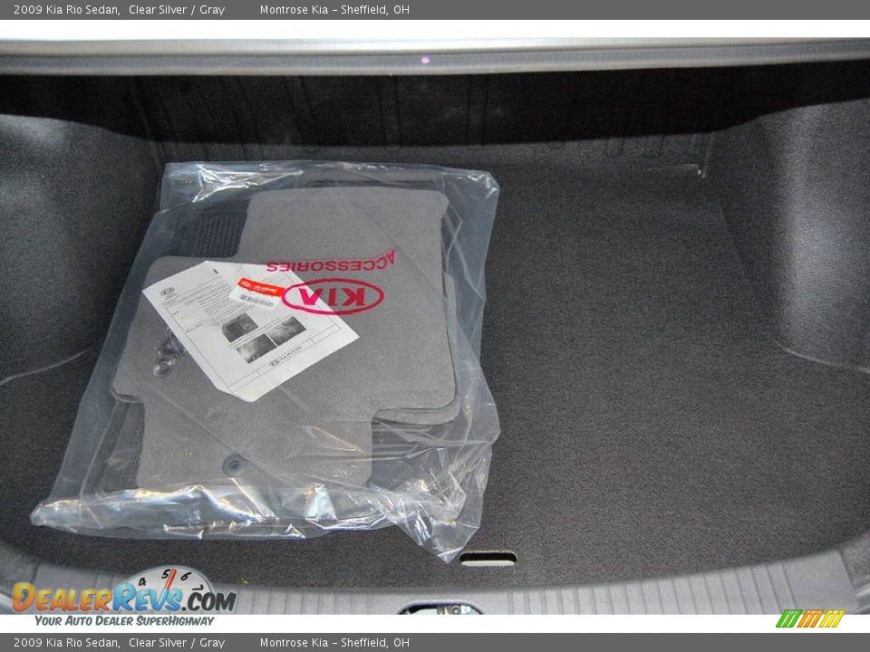 2009 Kia Rio Sedan Clear Silver / Gray Photo #16