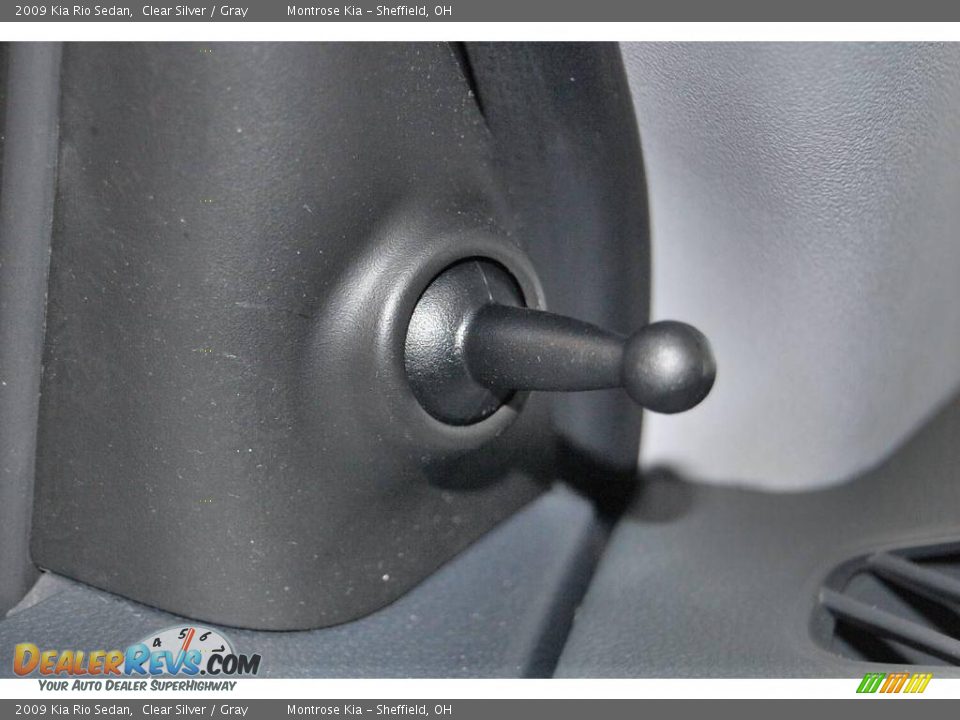 2009 Kia Rio Sedan Clear Silver / Gray Photo #30