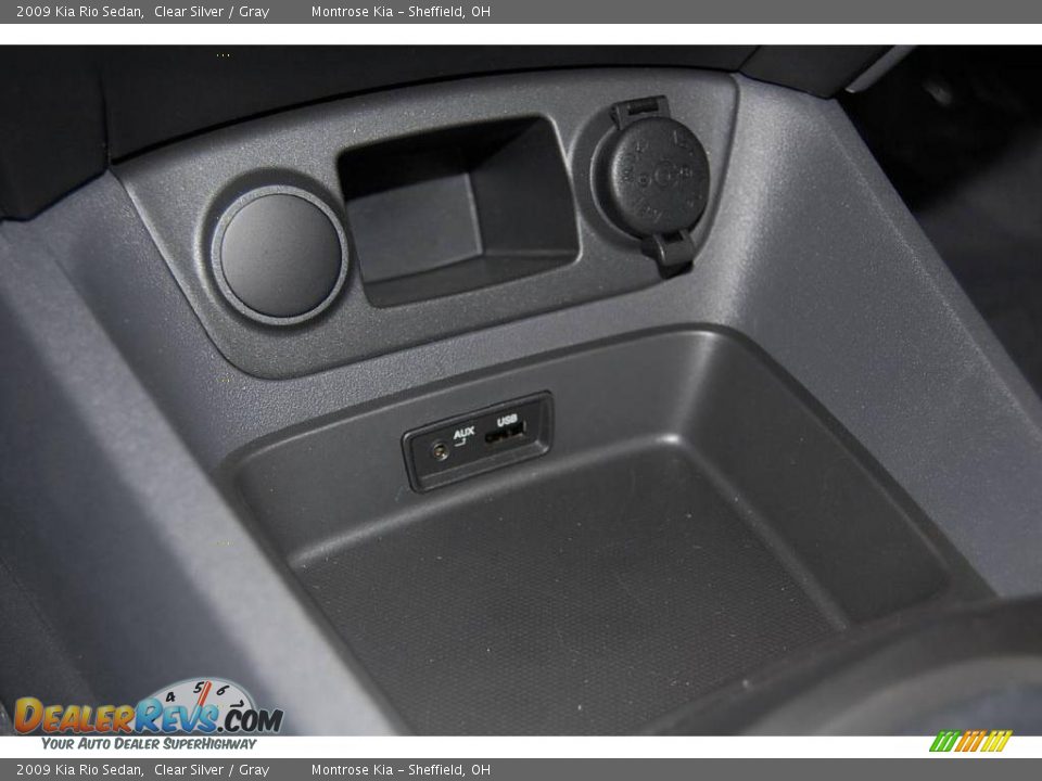 2009 Kia Rio Sedan Clear Silver / Gray Photo #35