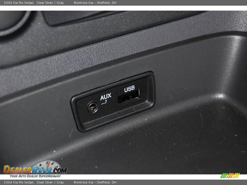 2009 Kia Rio Sedan Clear Silver / Gray Photo #36