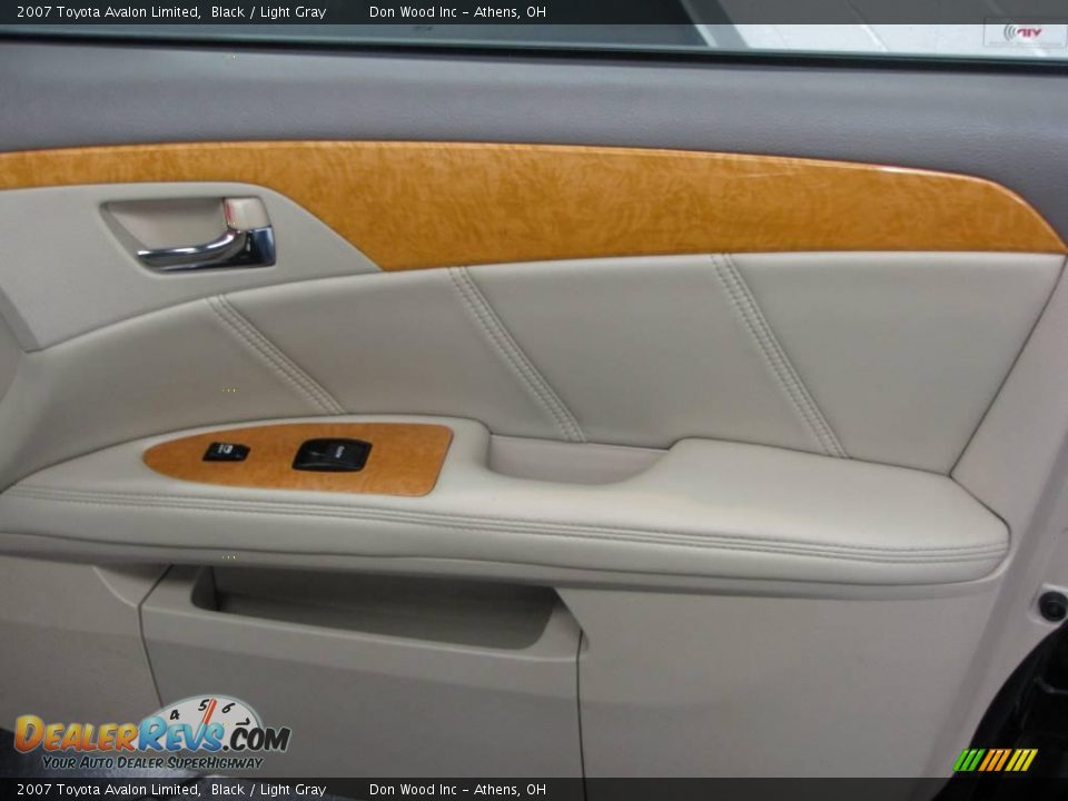 2007 Toyota Avalon Limited Black / Light Gray Photo #10