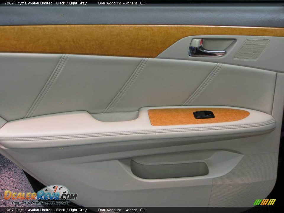 2007 Toyota Avalon Limited Black / Light Gray Photo #11