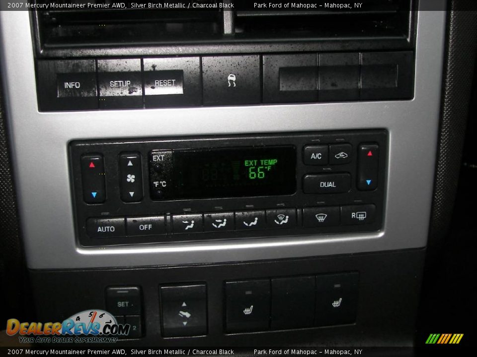 2007 Mercury Mountaineer Premier AWD Silver Birch Metallic / Charcoal Black Photo #16