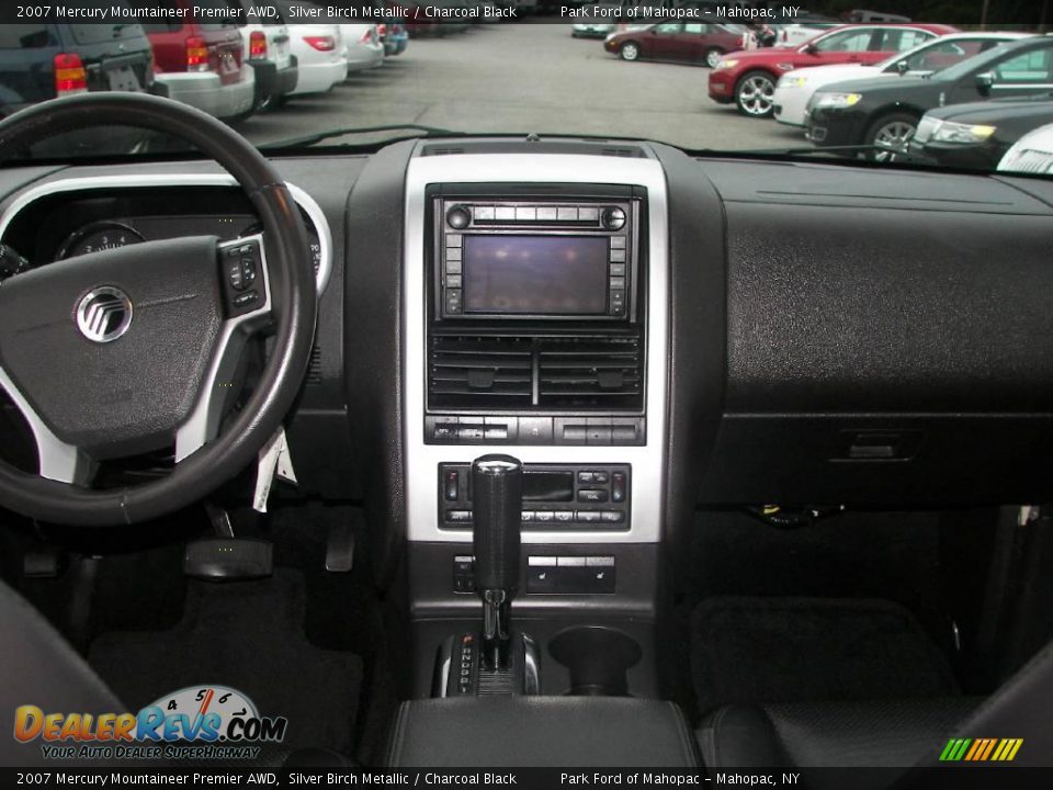 2007 Mercury Mountaineer Premier AWD Silver Birch Metallic / Charcoal Black Photo #17