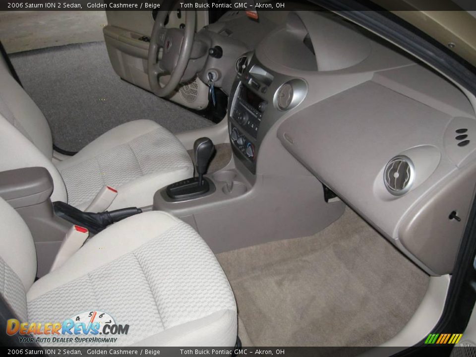 2006 Saturn ION 2 Sedan Golden Cashmere / Beige Photo #17