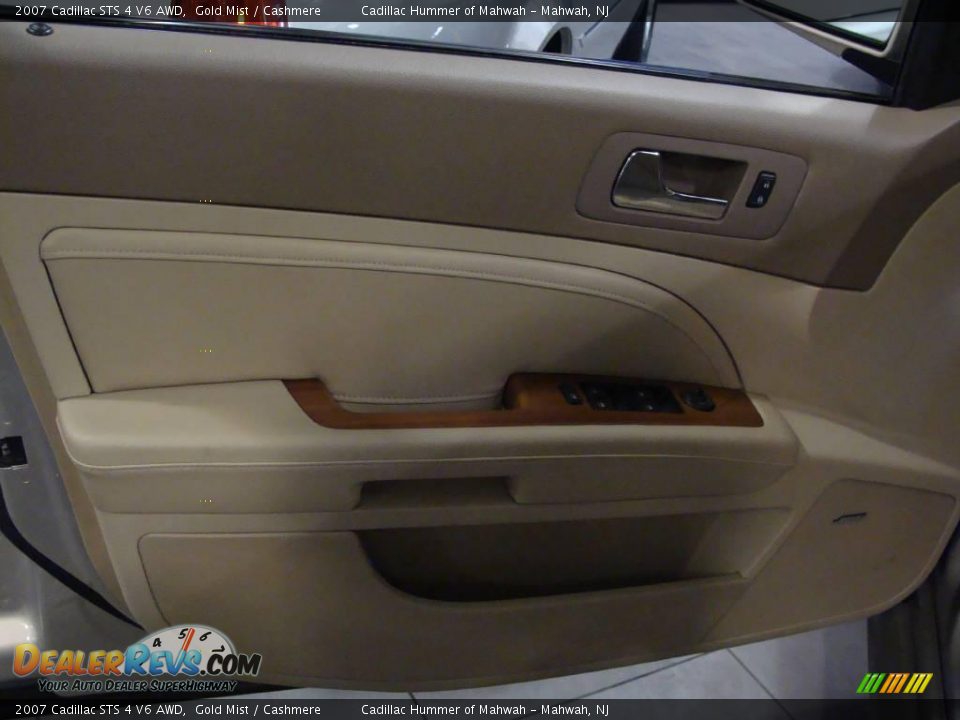 2007 Cadillac STS 4 V6 AWD Gold Mist / Cashmere Photo #9