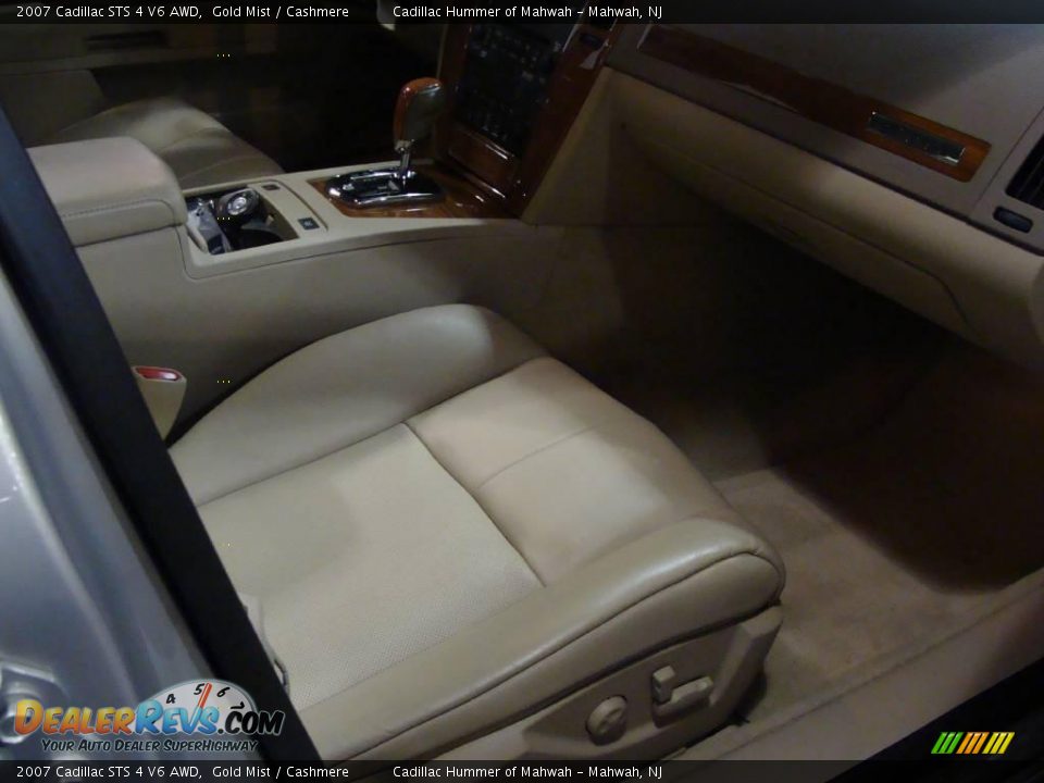 2007 Cadillac STS 4 V6 AWD Gold Mist / Cashmere Photo #15