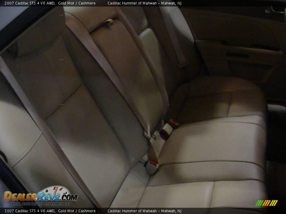 2007 Cadillac STS 4 V6 AWD Gold Mist / Cashmere Photo #18