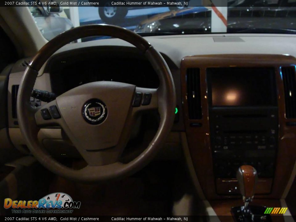 2007 Cadillac STS 4 V6 AWD Gold Mist / Cashmere Photo #20