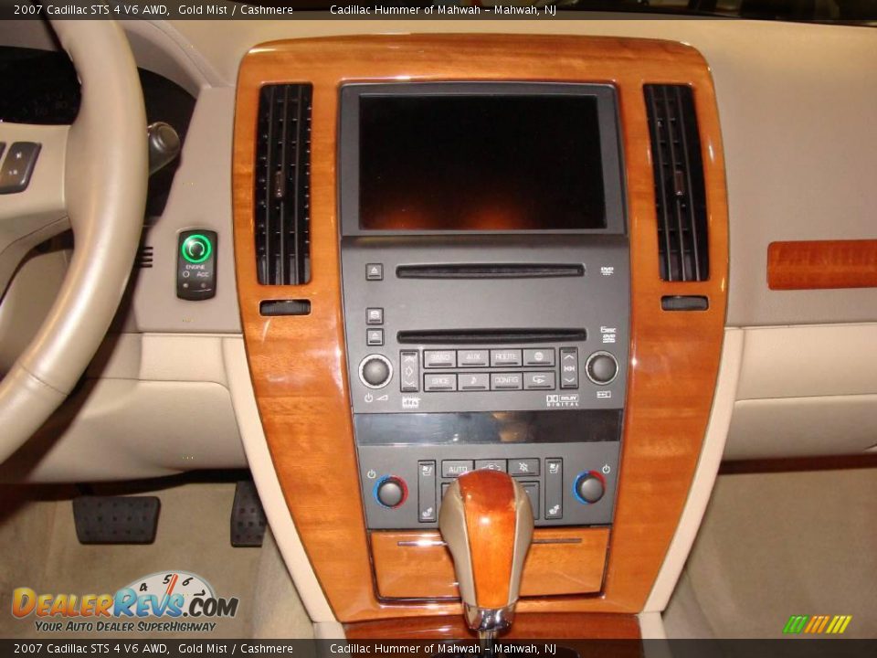 2007 Cadillac STS 4 V6 AWD Gold Mist / Cashmere Photo #22