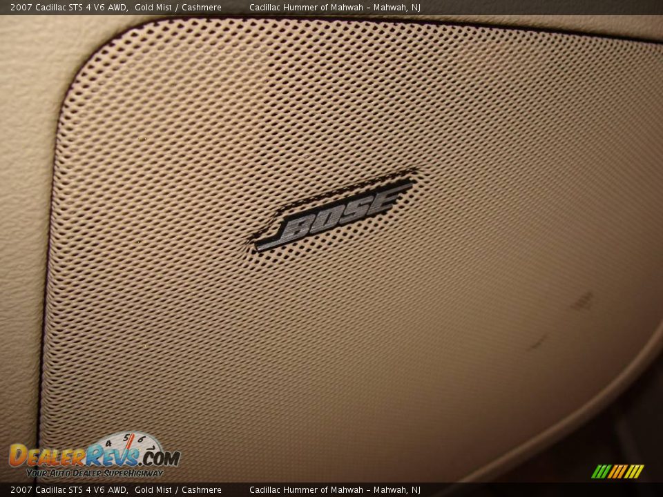 2007 Cadillac STS 4 V6 AWD Gold Mist / Cashmere Photo #25