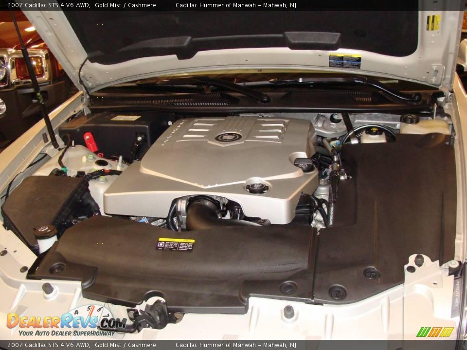 2007 Cadillac STS 4 V6 AWD Gold Mist / Cashmere Photo #27