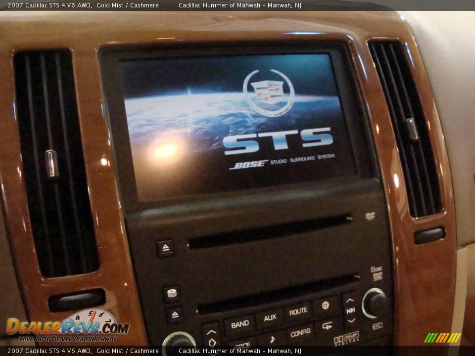 2007 Cadillac STS 4 V6 AWD Gold Mist / Cashmere Photo #29