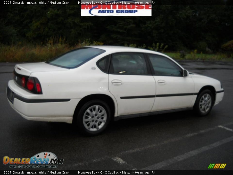 2005 Chevrolet Impala White / Medium Gray Photo #2
