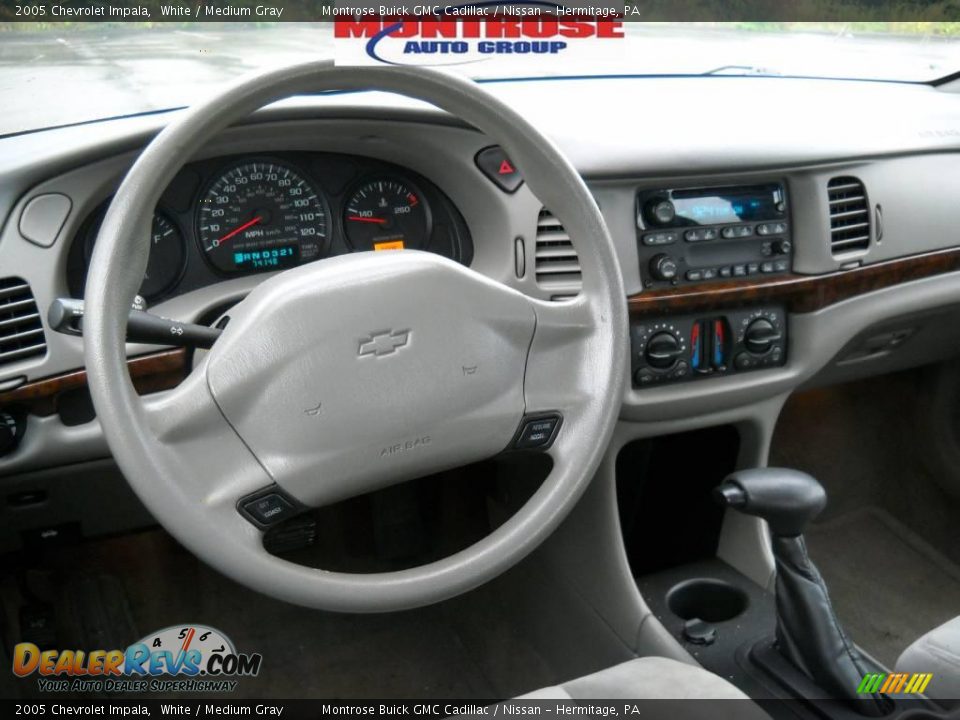 2005 Chevrolet Impala White / Medium Gray Photo #13