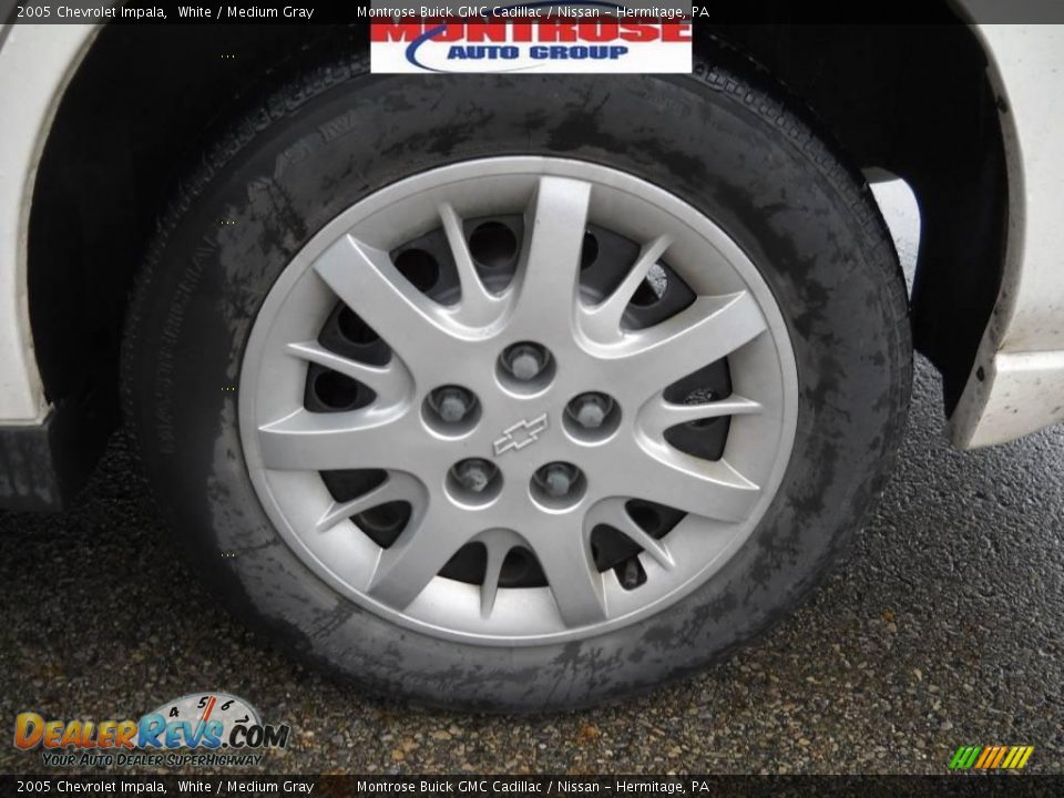 2005 Chevrolet Impala White / Medium Gray Photo #16
