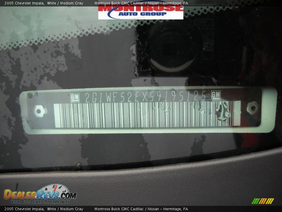 2005 Chevrolet Impala White / Medium Gray Photo #17