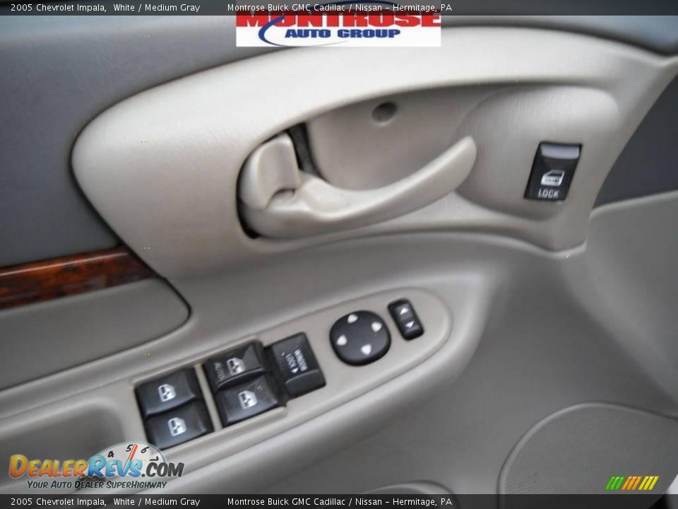 2005 Chevrolet Impala White / Medium Gray Photo #25