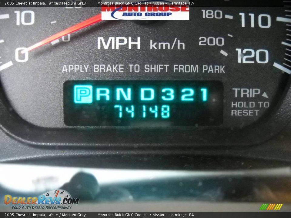 2005 Chevrolet Impala White / Medium Gray Photo #30