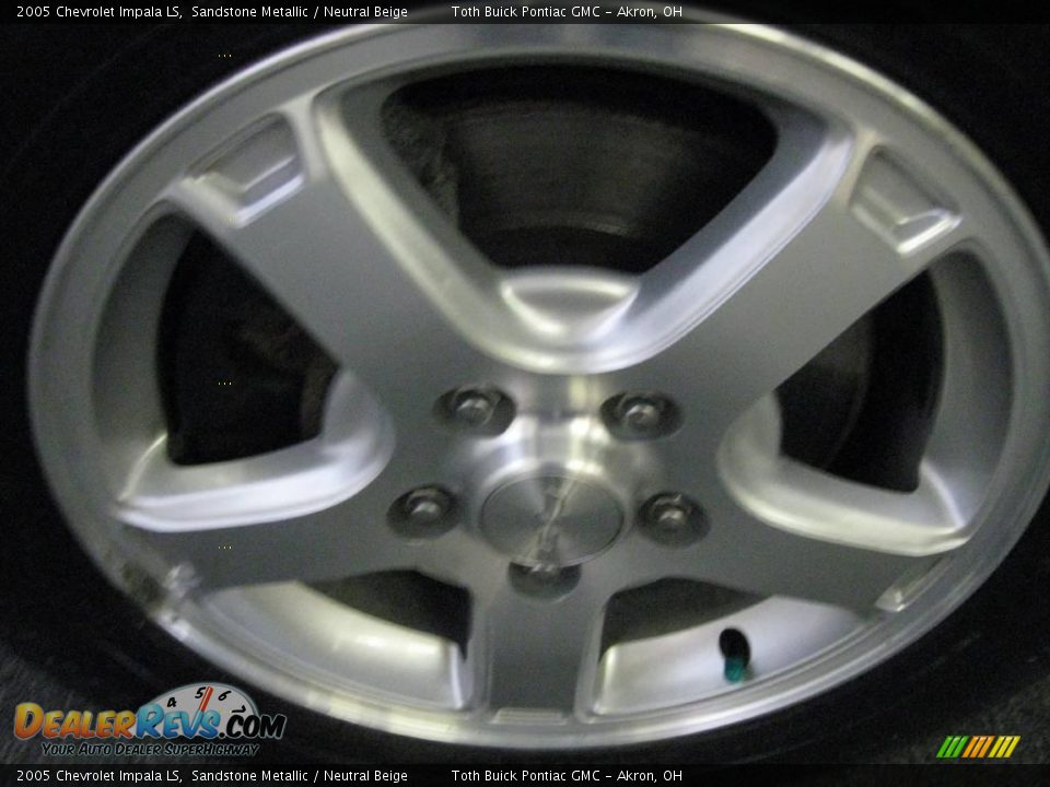 2005 Chevrolet Impala LS Sandstone Metallic / Neutral Beige Photo #18