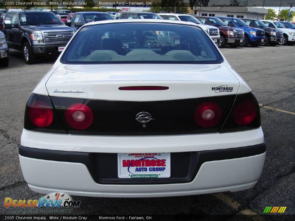 2005 Chevrolet Impala White / Medium Gray Photo #4