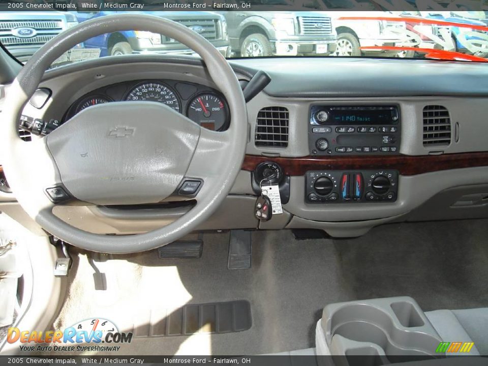 2005 Chevrolet Impala White / Medium Gray Photo #16