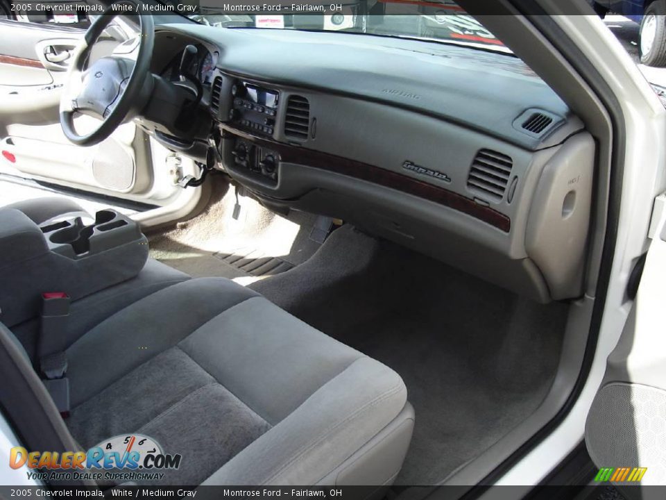 2005 Chevrolet Impala White / Medium Gray Photo #19