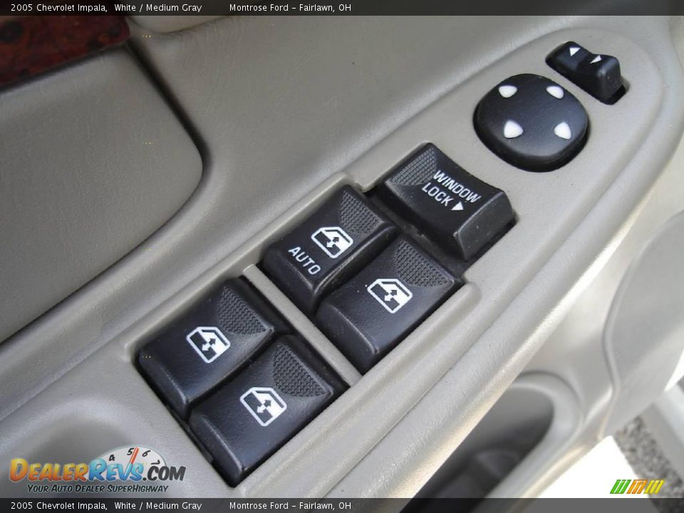 2005 Chevrolet Impala White / Medium Gray Photo #22
