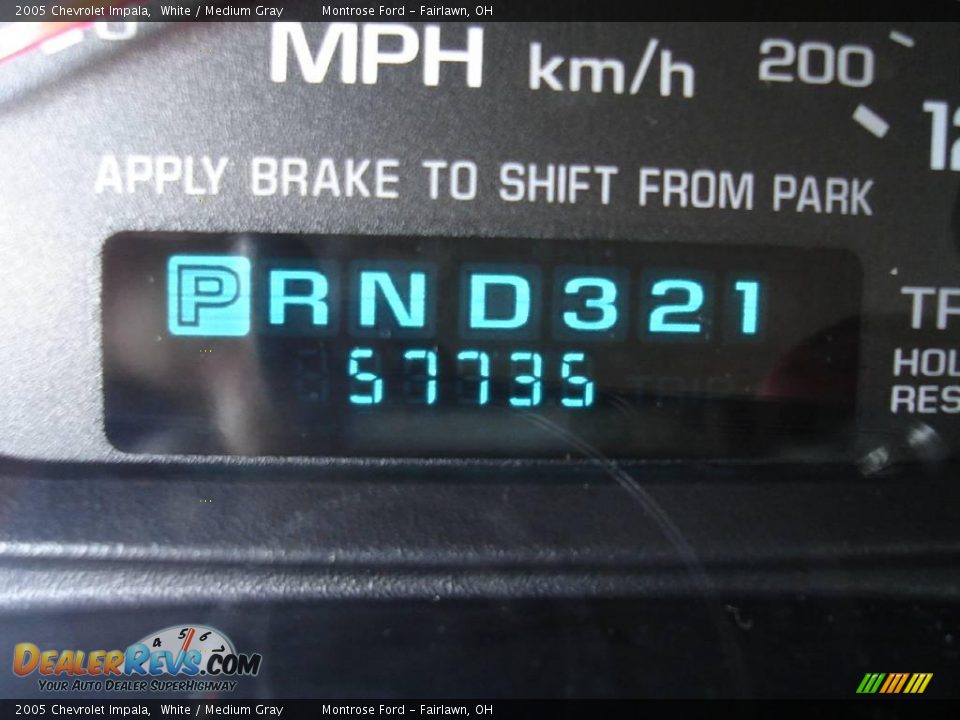 2005 Chevrolet Impala White / Medium Gray Photo #24