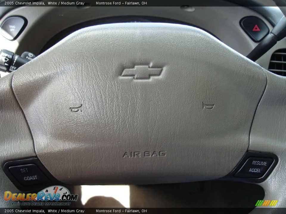 2005 Chevrolet Impala White / Medium Gray Photo #26
