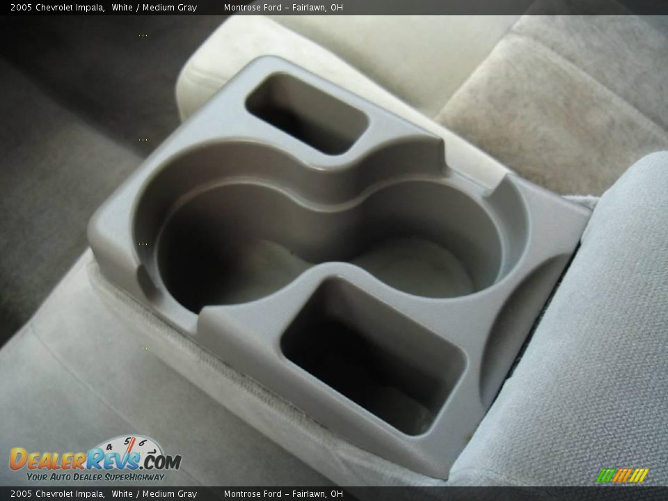 2005 Chevrolet Impala White / Medium Gray Photo #28