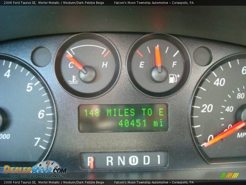 2006 Ford Taurus SE Merlot Metallic / Medium/Dark Pebble Beige Photo #15