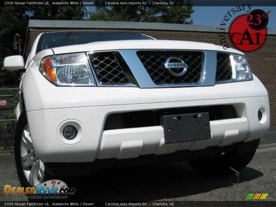 2006 Nissan Pathfinder LE Avalanche White / Desert Photo #1