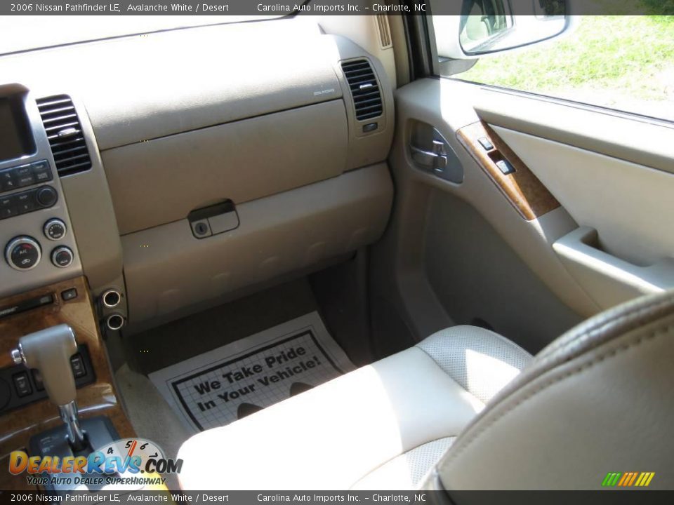 2006 Nissan Pathfinder LE Avalanche White / Desert Photo #12