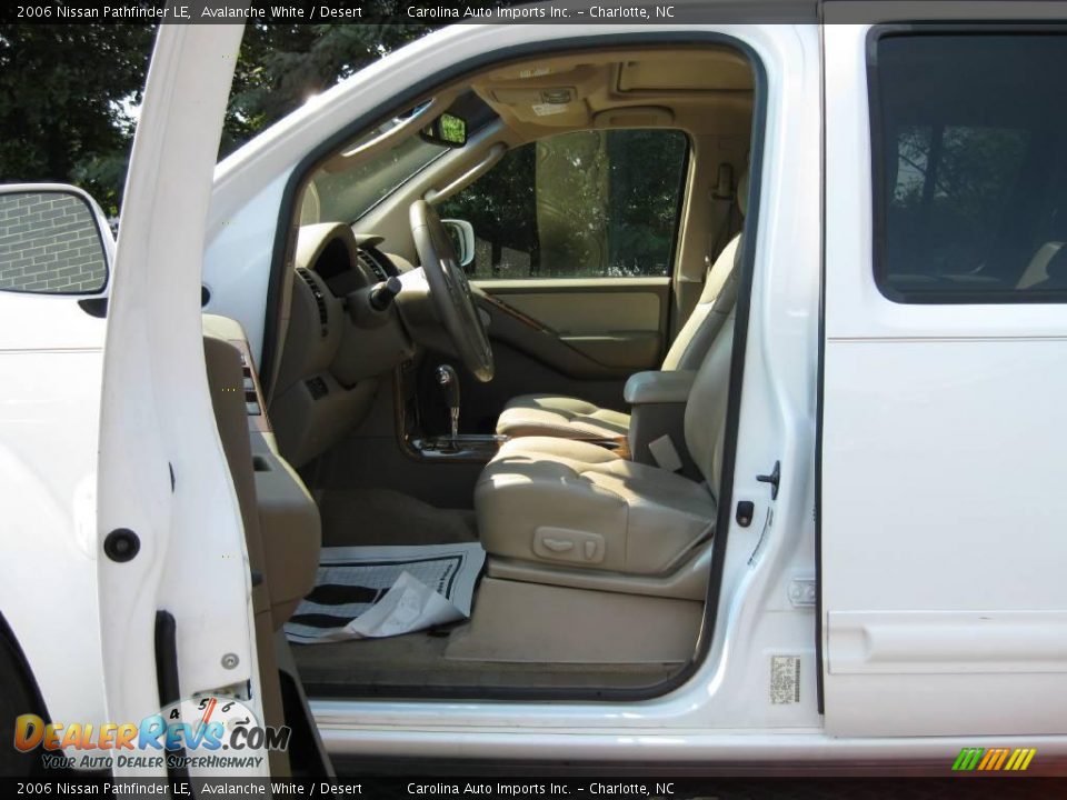 2006 Nissan Pathfinder LE Avalanche White / Desert Photo #14
