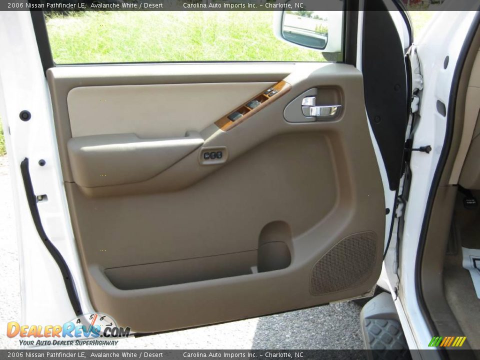 2006 Nissan Pathfinder LE Avalanche White / Desert Photo #15
