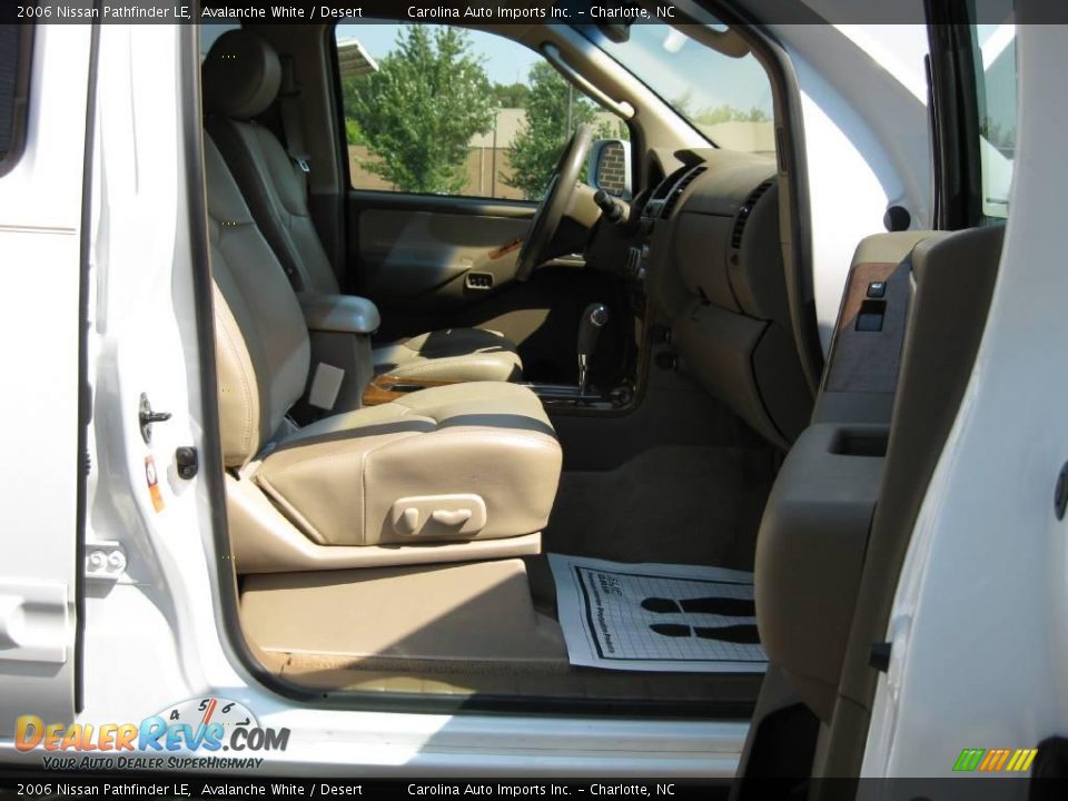 2006 Nissan Pathfinder LE Avalanche White / Desert Photo #20