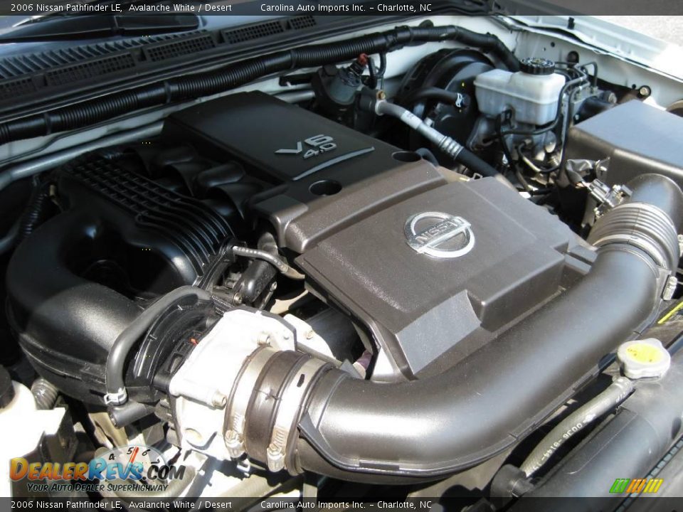 2006 Nissan Pathfinder LE Avalanche White / Desert Photo #25